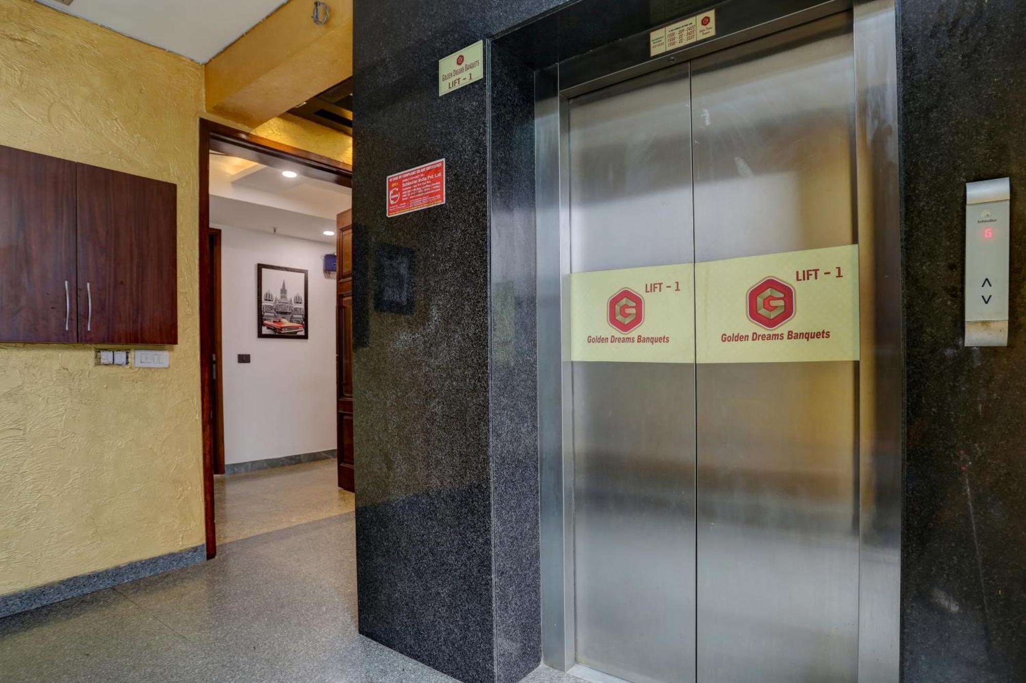 O Golden Eye Hotel